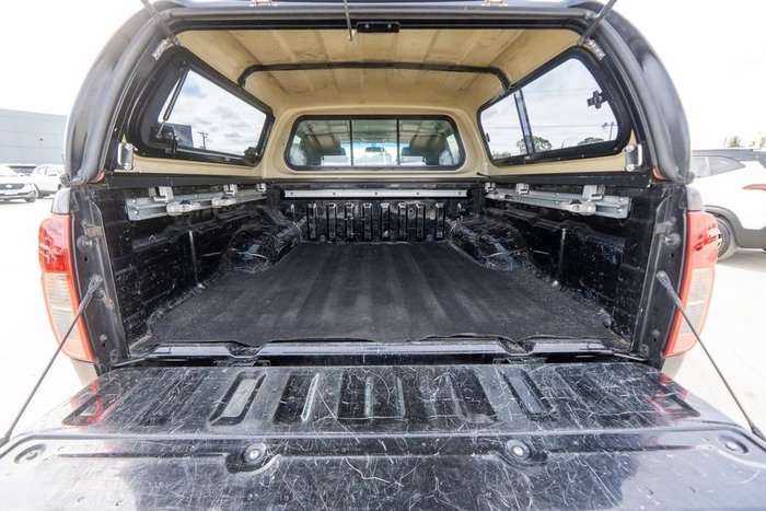 2012 Nissan Navara ST