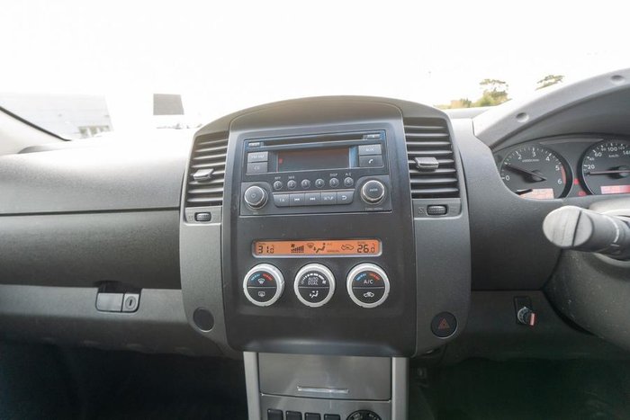 2012 Nissan Navara ST