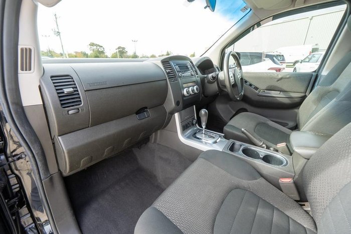 2012 Nissan Navara ST