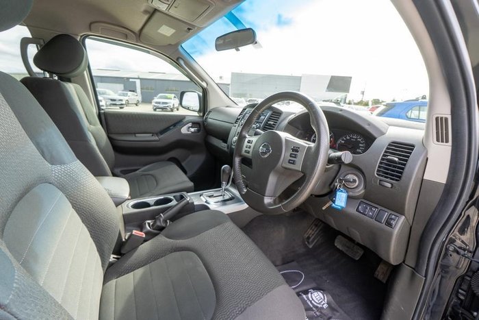 2012 Nissan Navara ST