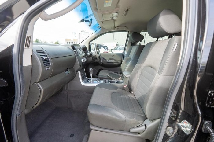 2012 Nissan Navara ST