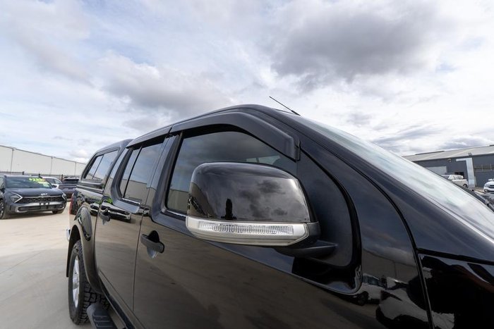 2012 Nissan Navara ST