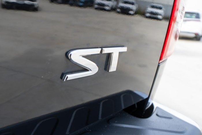 2012 Nissan Navara ST