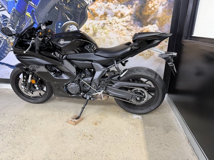 2025 Yamaha YZF-R7LA BLACK