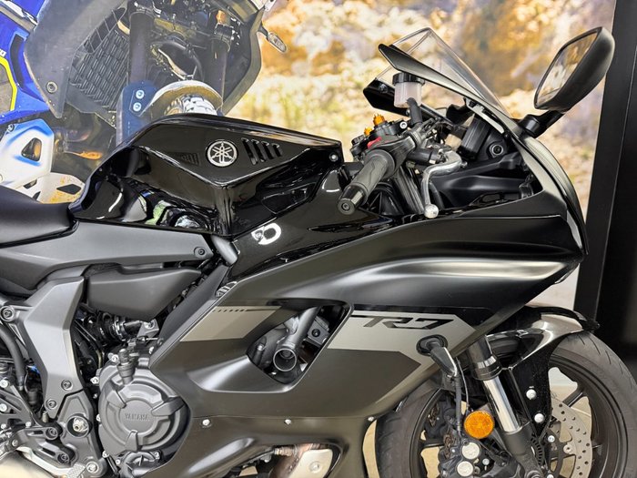 2025 Yamaha YZF-R7LA BLACK