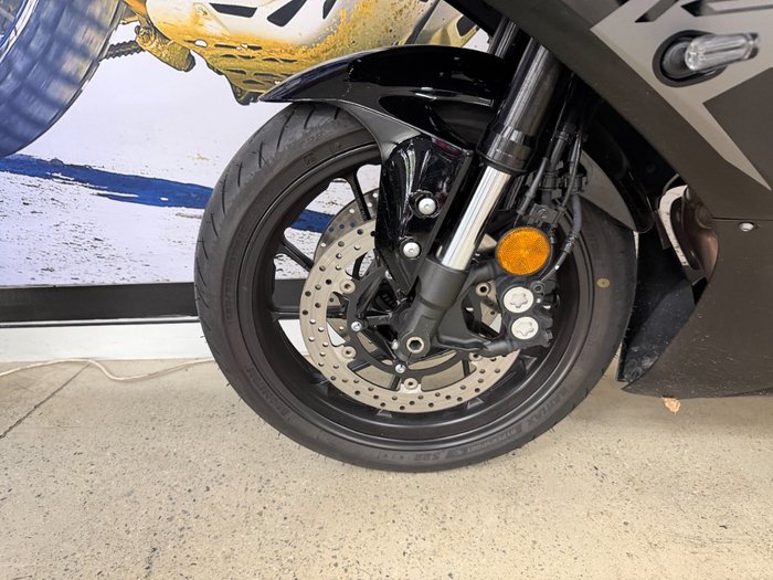 2025 Yamaha YZF-R7LA BLACK