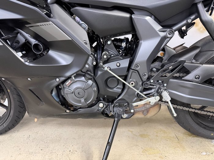 2025 Yamaha YZF-R7LA BLACK