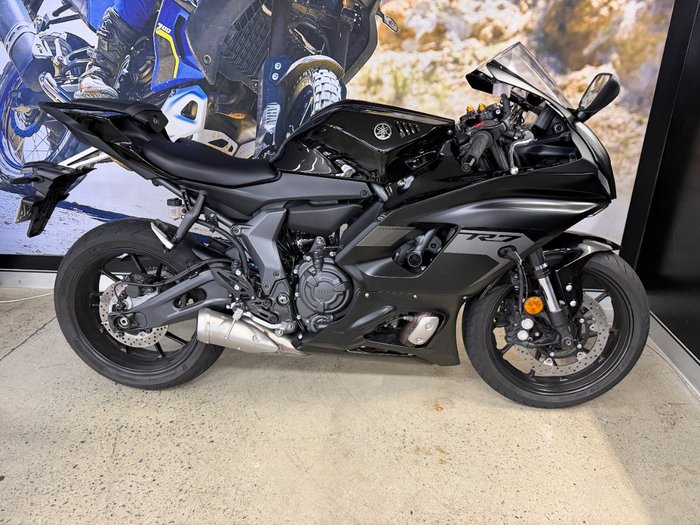 2025 Yamaha YZF-R7LA BLACK