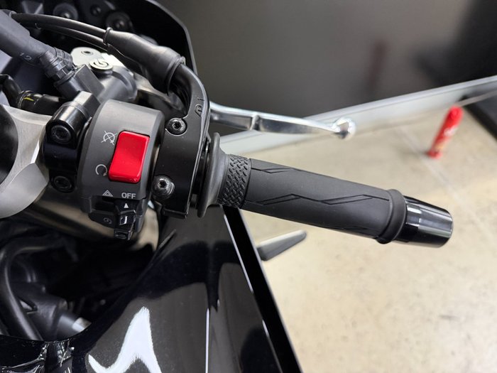 2025 Yamaha YZF-R7LA BLACK