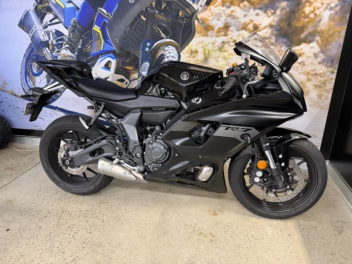 2025 Yamaha YZF-R7LA BLACK