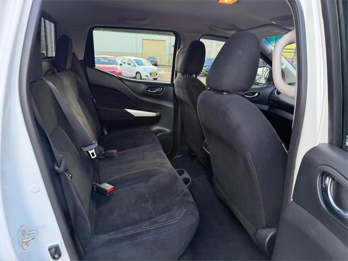 2015 NISSAN NAVARA ST (4x2)