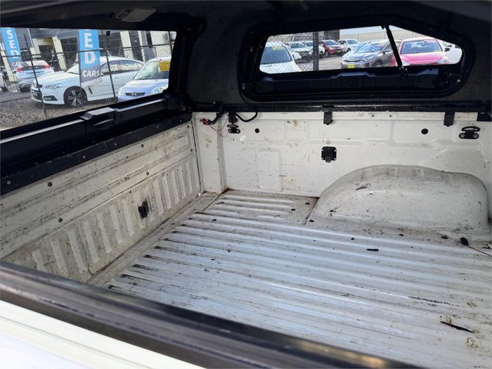 2015 NISSAN NAVARA ST (4x2)