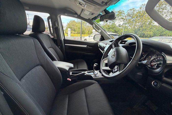 2021 Toyota Hilux SR5