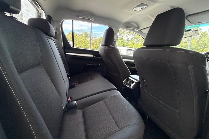 2021 Toyota Hilux SR5