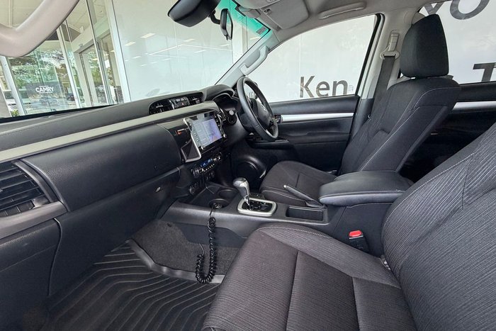 2021 Toyota Hilux SR5