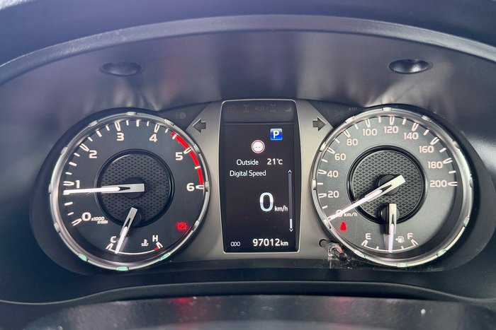 2021 Toyota Hilux SR5