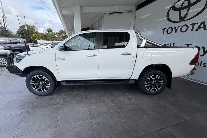 2021 Toyota Hilux SR5