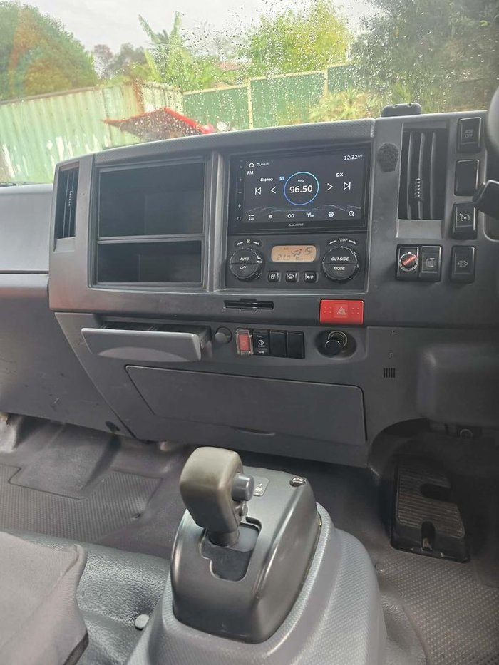2008 Isuzu Npr 300 Medium Service Truck