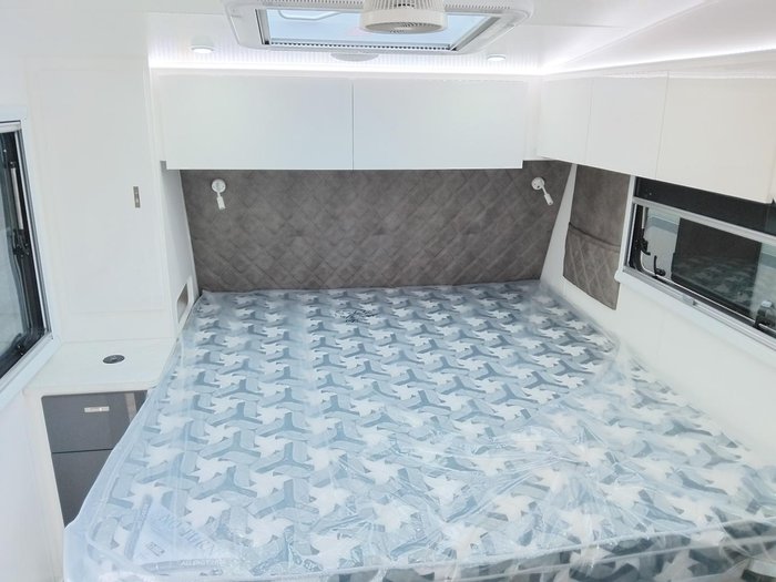 2026 Cadillac RV Zeus Quad Bunk Full Victron Inverter System