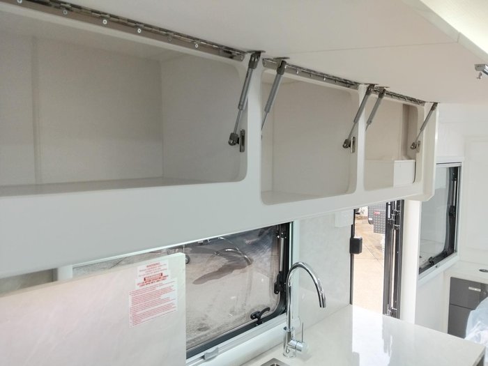 2026 Cadillac RV Zeus Quad Bunk Full Victron Inverter System