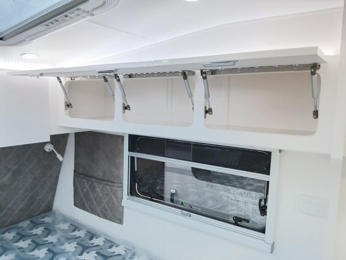 2026 Cadillac RV Zeus Quad Bunk Full Victron Inverter System