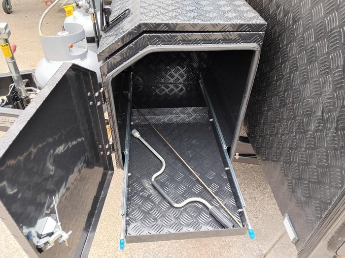 2026 Cadillac RV Zeus Quad Bunk Full Victron Inverter System
