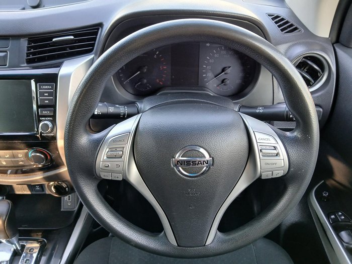 2020 Nissan Navara SL