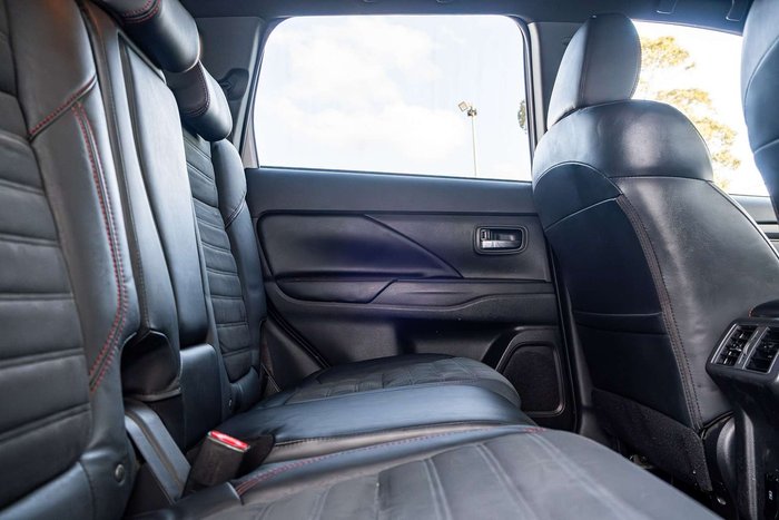 2020 Mitsubishi Outlander Black Edition