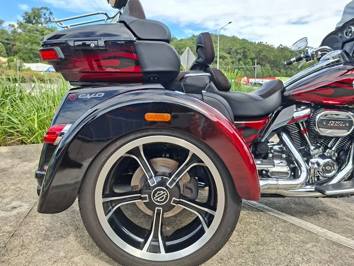 2022 HARLEY-DAVIDSON FLHTCUTGSE CVO TRI GLIDE (117)