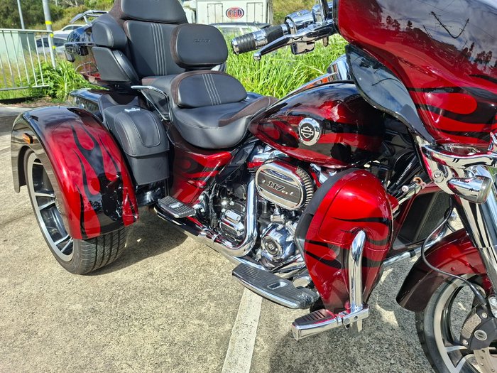 2022 HARLEY-DAVIDSON FLHTCUTGSE CVO TRI GLIDE (117)