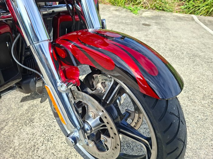 2022 HARLEY-DAVIDSON FLHTCUTGSE CVO TRI GLIDE (117)