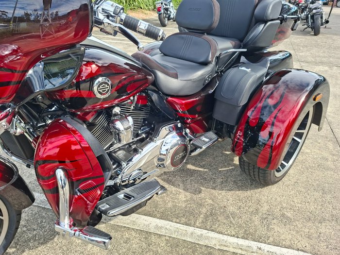 2022 HARLEY-DAVIDSON FLHTCUTGSE CVO TRI GLIDE (117)