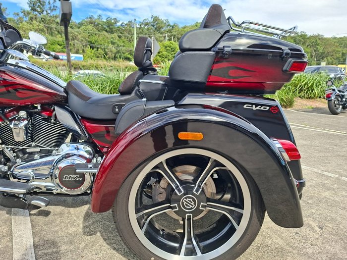 2022 HARLEY-DAVIDSON FLHTCUTGSE CVO TRI GLIDE (117)