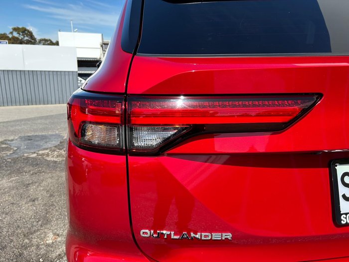 2024 Mitsubishi Outlander LS