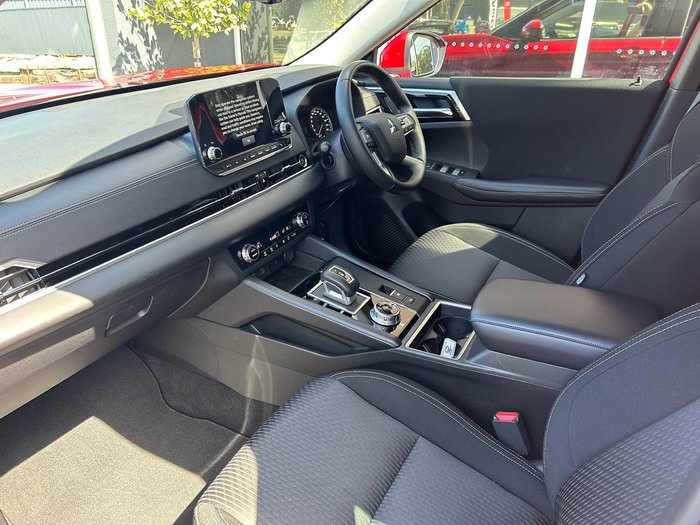 2024 Mitsubishi Outlander LS