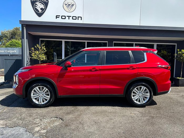 2024 Mitsubishi Outlander LS