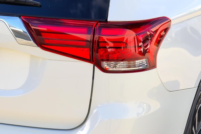 2016 Mitsubishi Outlander LS