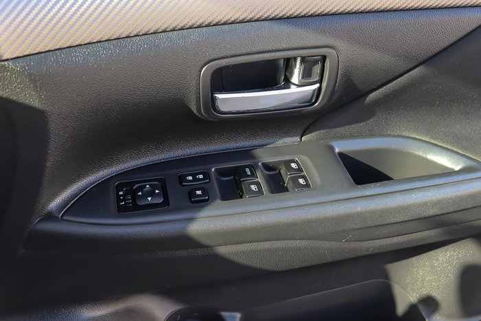 2016 Mitsubishi Outlander LS