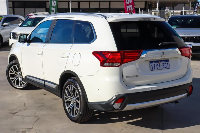 2016 Mitsubishi Outlander LS
