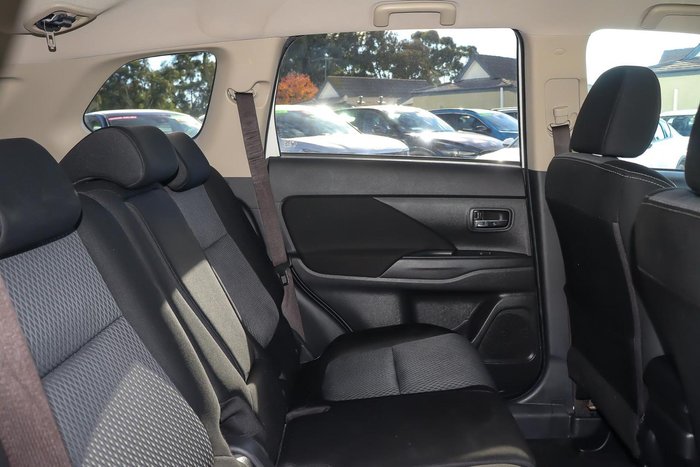 2016 Mitsubishi Outlander LS