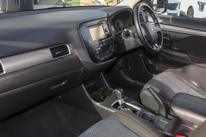 2016 Mitsubishi Outlander LS