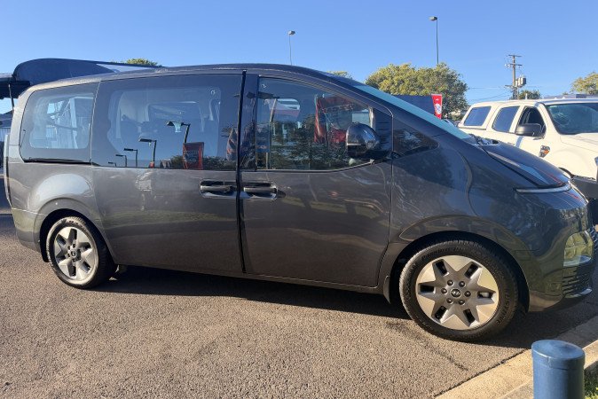 2022 HYUNDAI STARIA