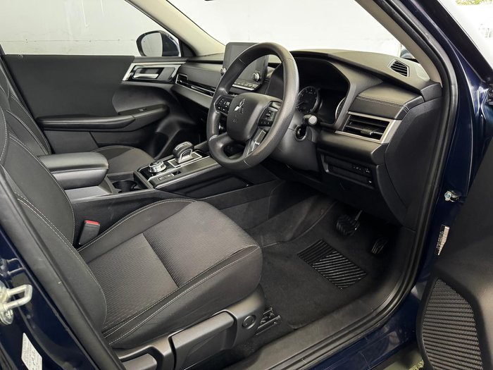 2022 Mitsubishi Outlander ES