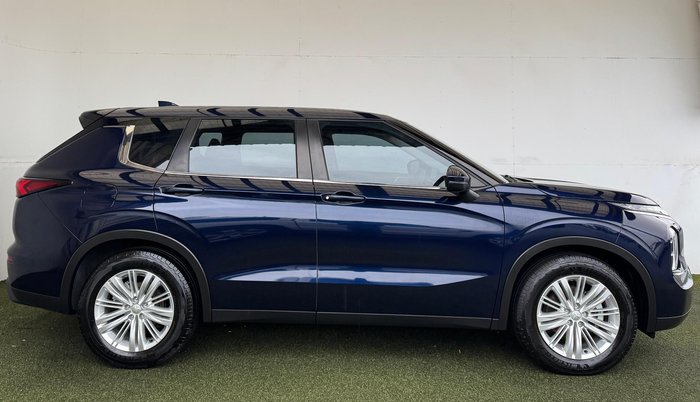2022 Mitsubishi Outlander ES