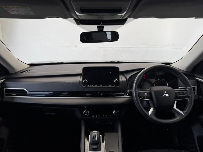2023 Mitsubishi Outlander ES