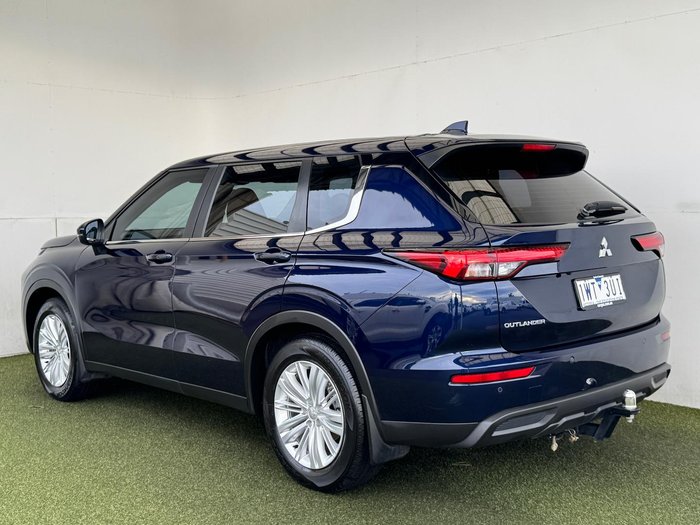 2023 Mitsubishi Outlander ES