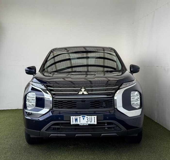 2023 Mitsubishi Outlander ES