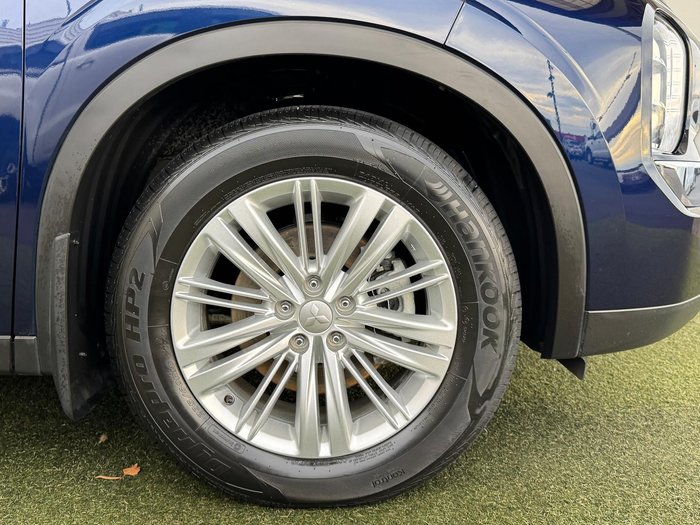 2023 Mitsubishi Outlander ES