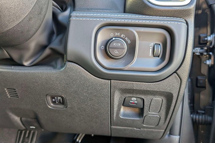 2026 RAM 1500 Express Black Edition Hurricane SO