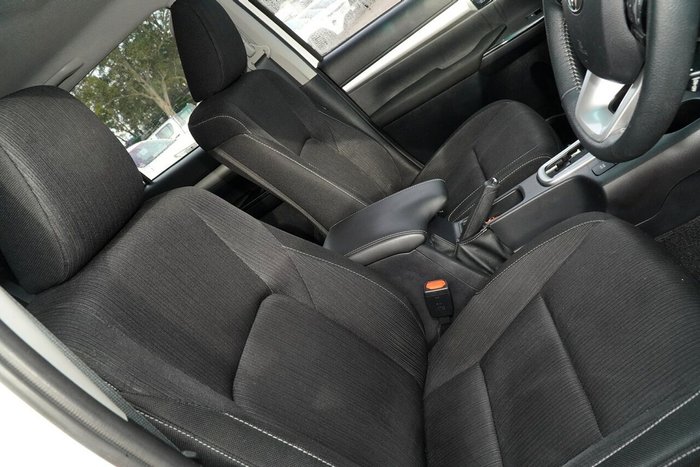 2019 Toyota Hilux SR5